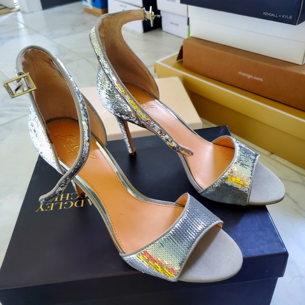 Jewel by Badgley Mischka shoes